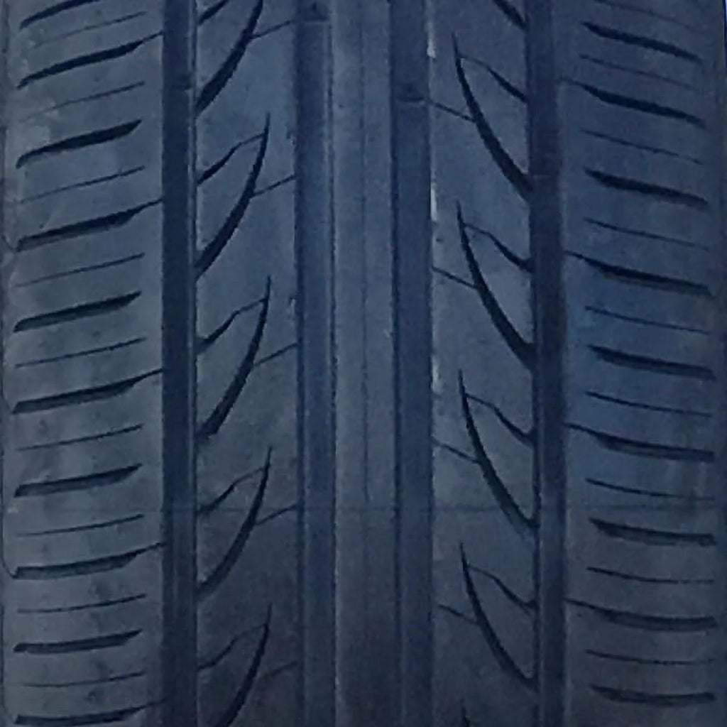 215/40ZR18 89W XL All Season Ultra High Performance Tires Q20723
