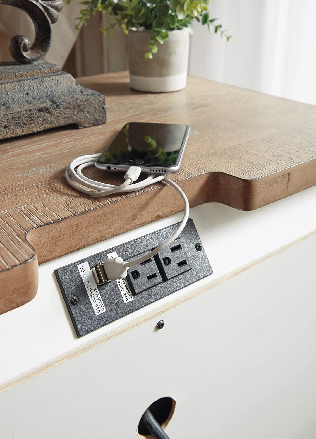 3 Drawer Nightstand with Electrical Outlets & USB Ports I868