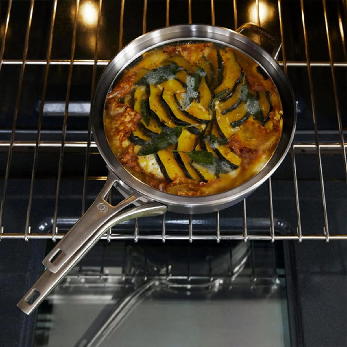 1.5 Quart Nonstick Sauce Pan with Lid P623102