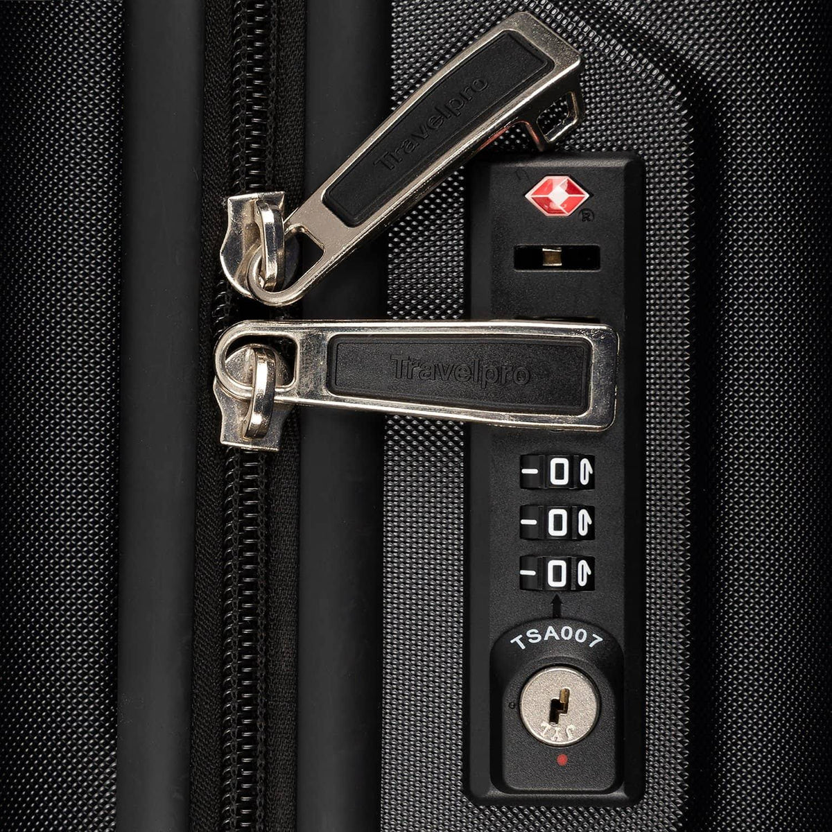 Hardside Spinner Carry-On R8546