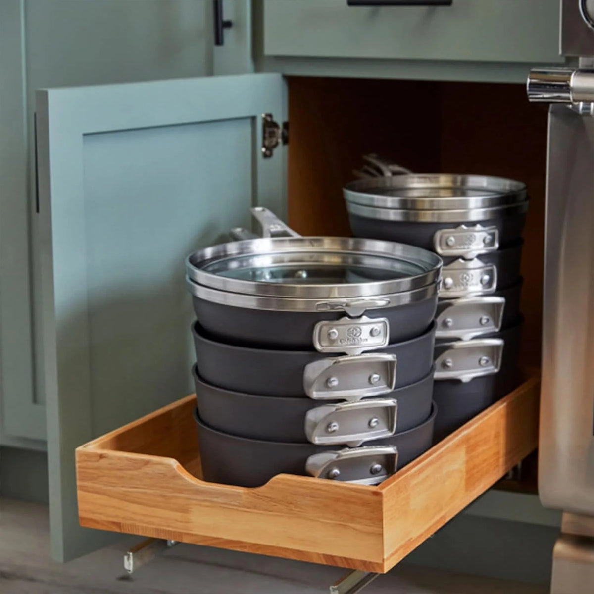1.5 Quart Nonstick Sauce Pan with Lid P623102