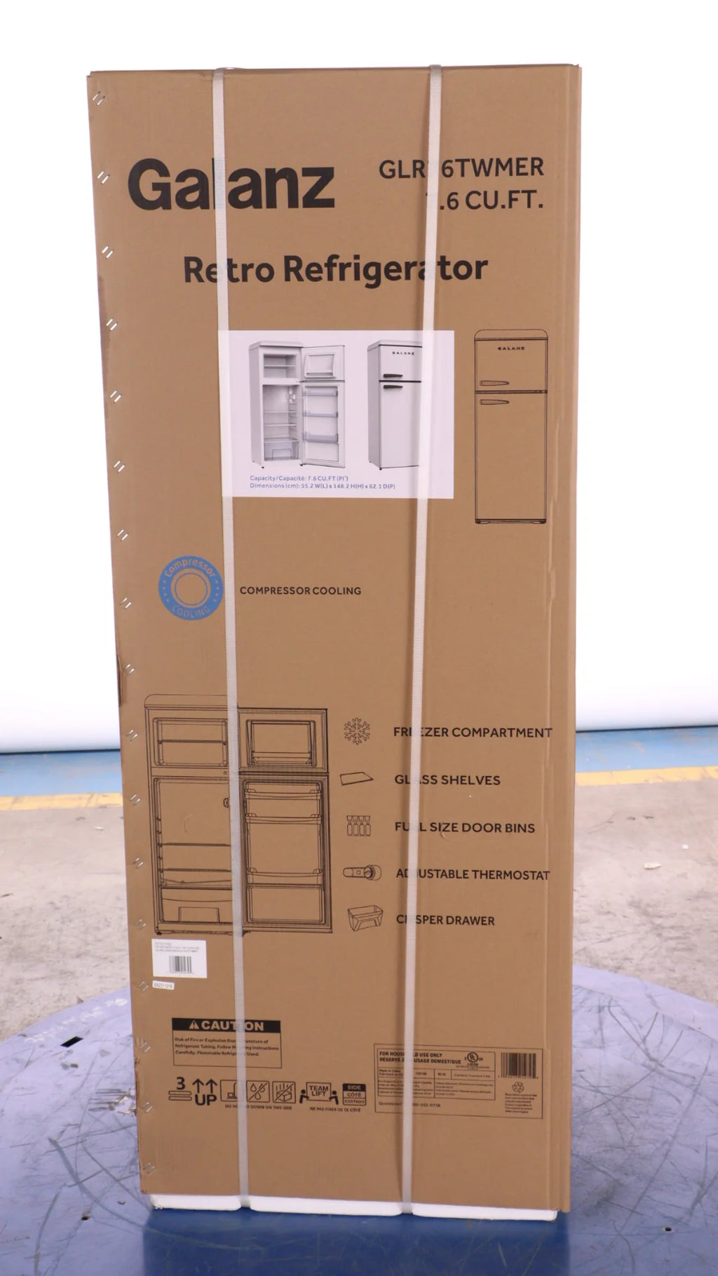 White 7.6 Cu Ft Retro Top Mount Refrigerator W5311