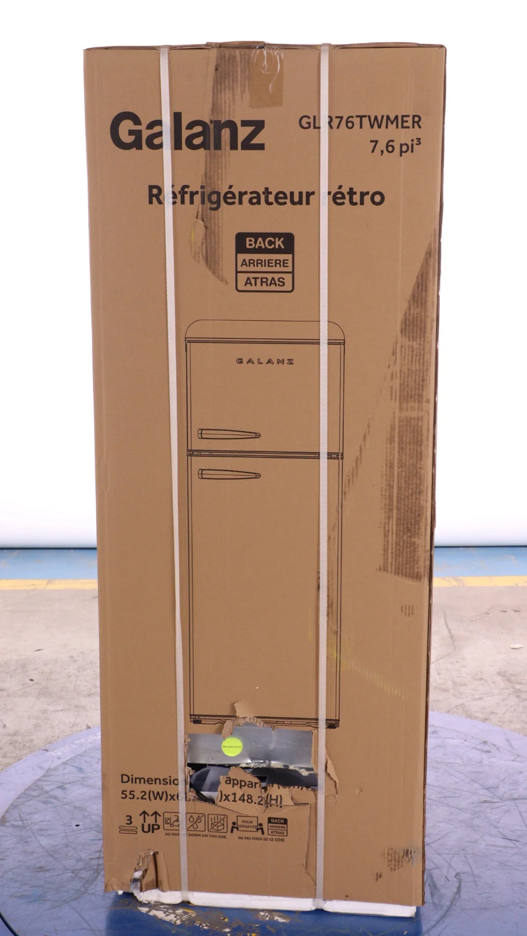 White 7.6 Cu Ft Retro Top Mount Refrigerator W5311