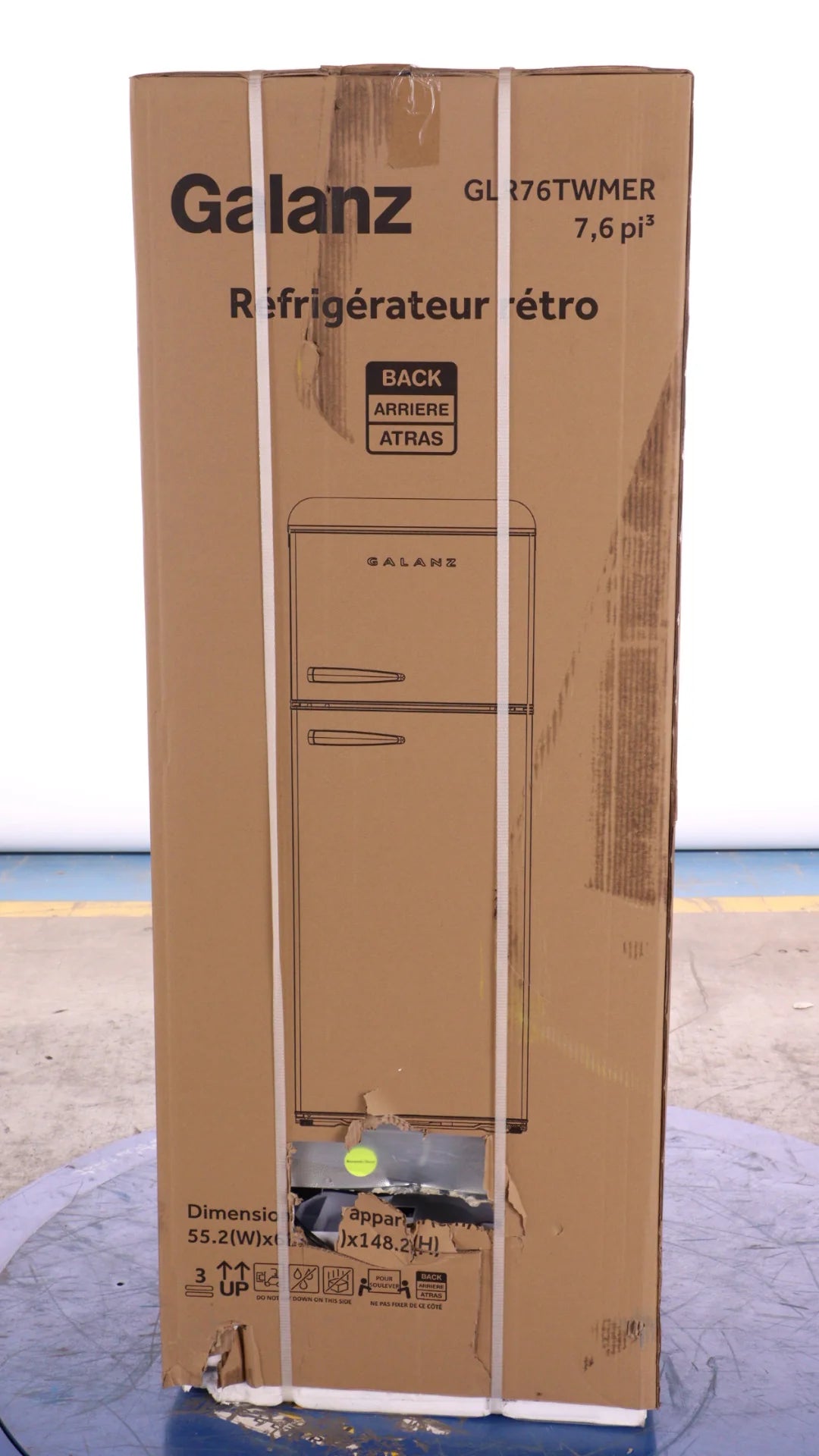 White 7.6 Cu Ft Retro Top Mount Refrigerator W5311