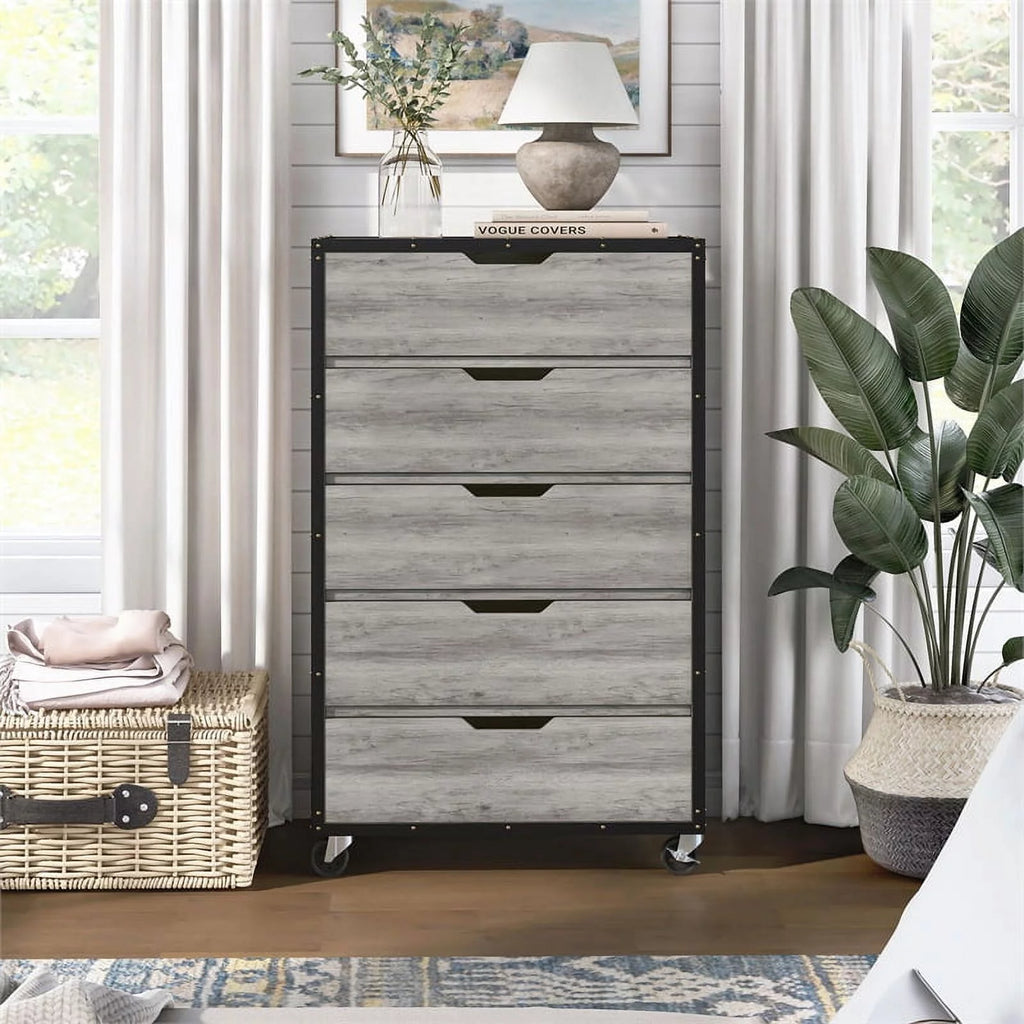 Wood 5-Drawer Dresser O332