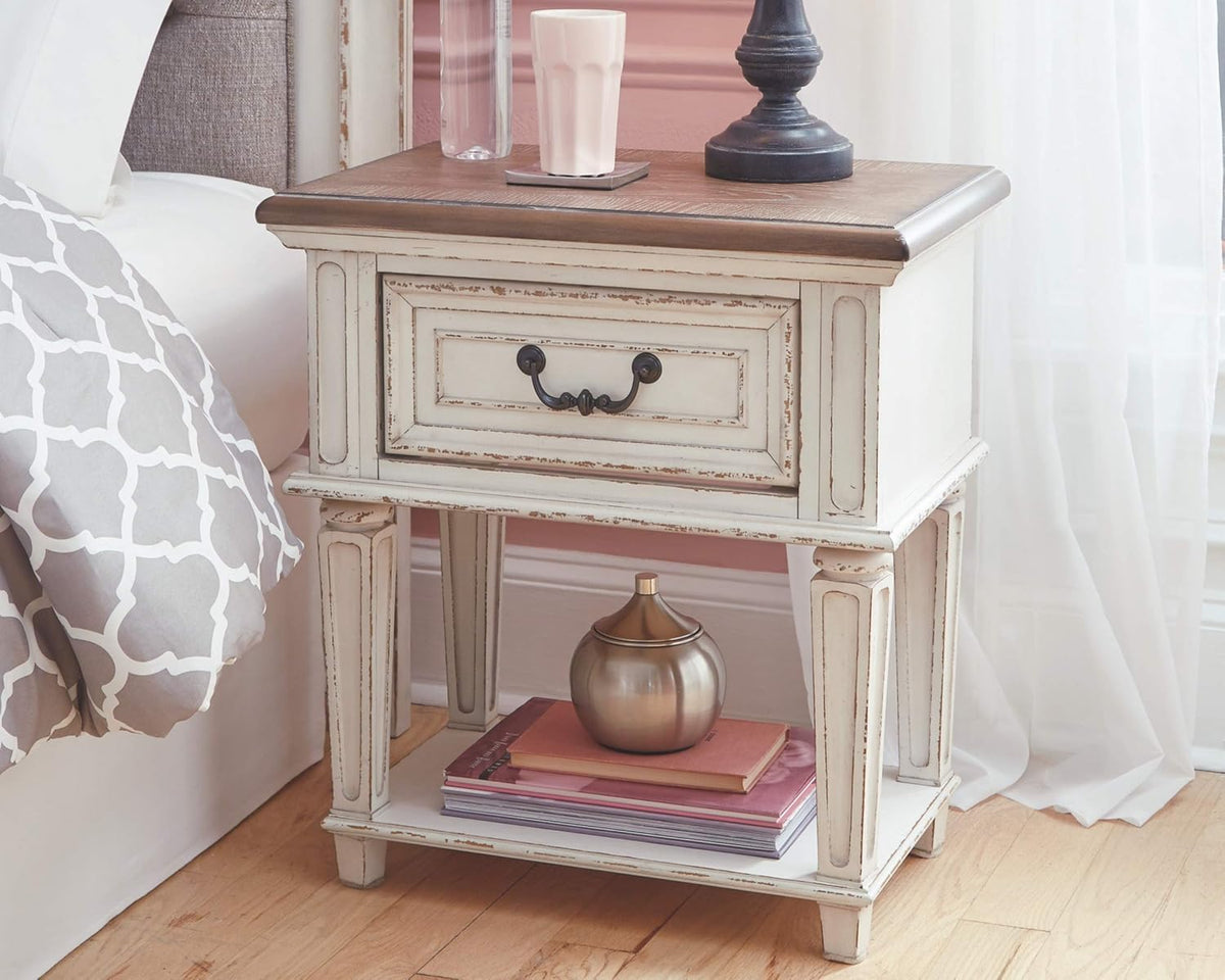3 Drawer Nightstand with Electrical Outlets & USB Ports I868