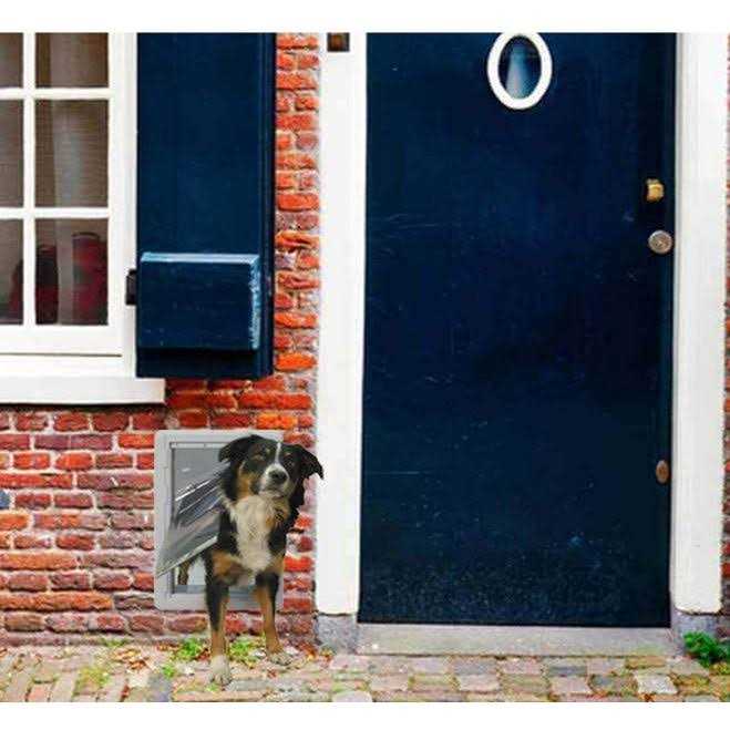Medium Ruff Weather Pet Door Q339