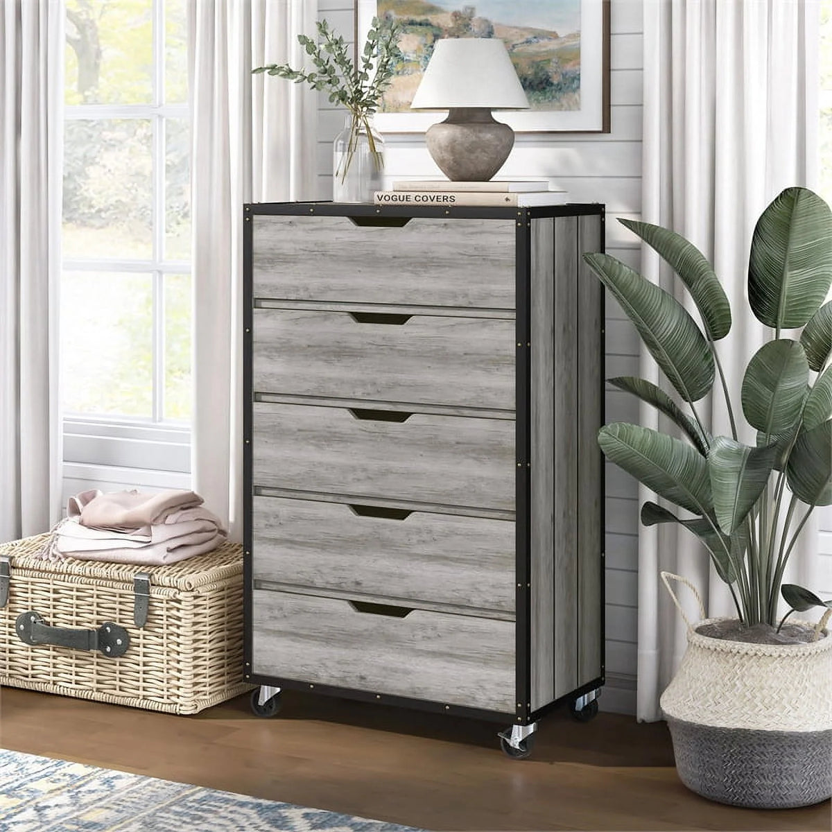 Wood 5-Drawer Dresser O332