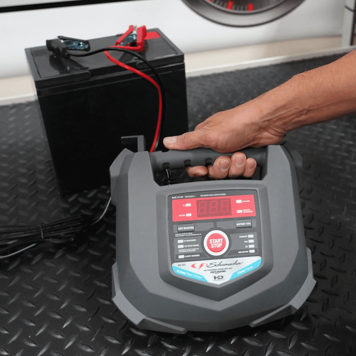6V/12V Automatic Battery Charger/Maintainer P75951
