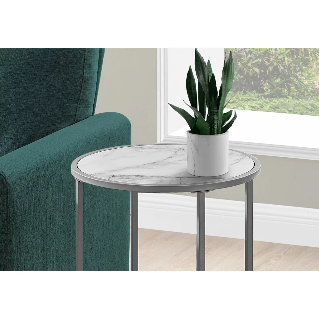 White Round Metal Accent Table O652