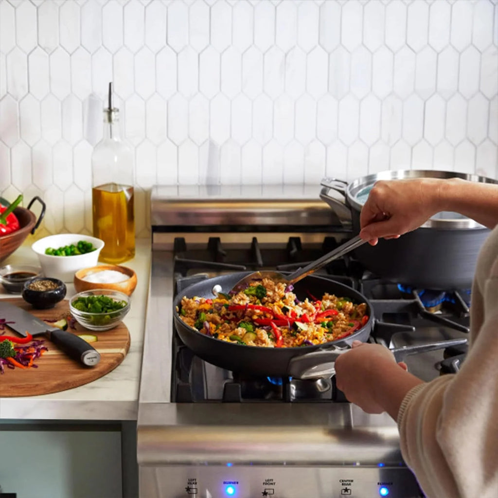1.5 Quart Nonstick Sauce Pan with Lid P623102
