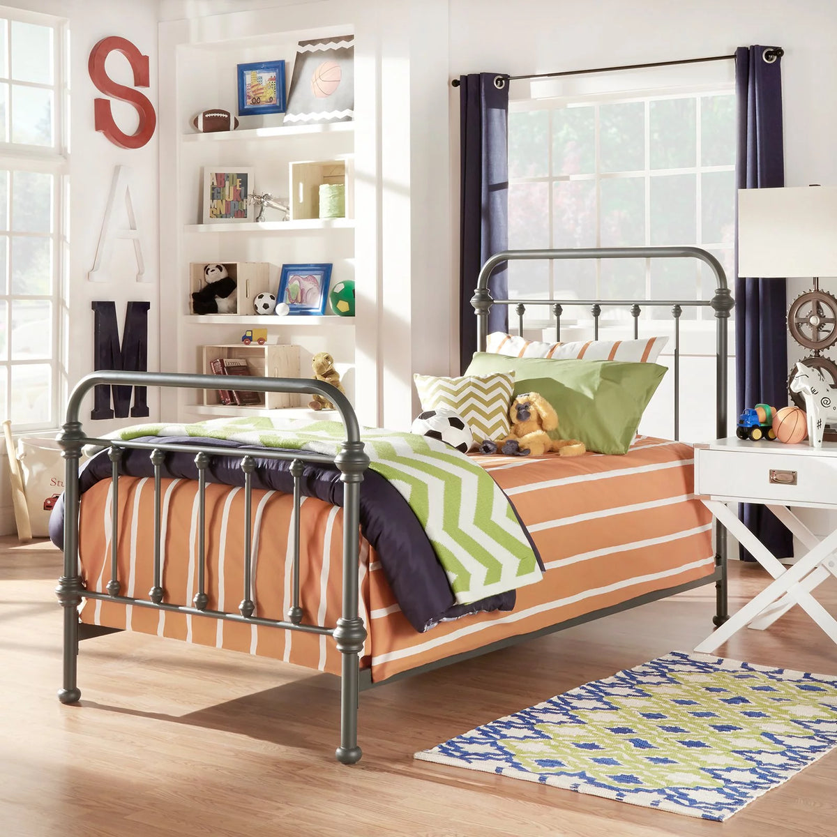 Queen Metal Bed K860351