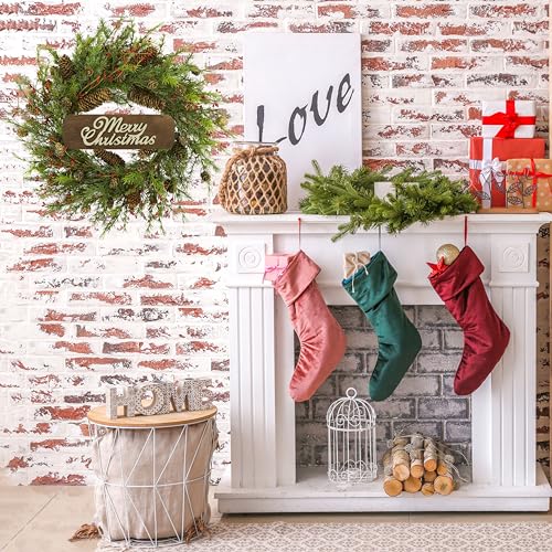 22 inch Artificial Christmas Wreath with Pine Cones Q967