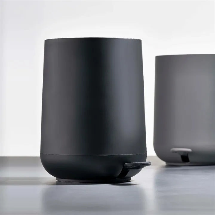 Black 5L Pedal Bin I911
